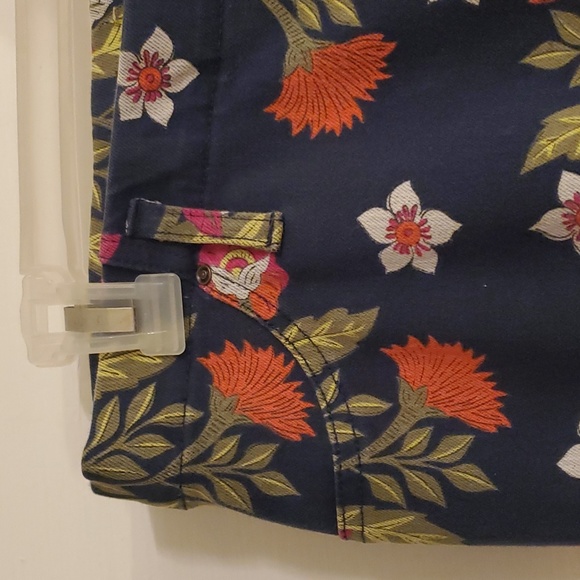 Floral Cropped Jeggings - Picture 2 of 5